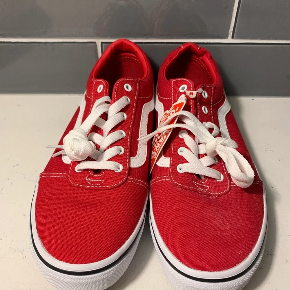 Old Skool Red Vans Sneakers Kids Size 6 ultra rare “VANS” written on the side - Picture 3 of 7